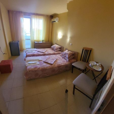 Apartamenti Ivaia Varna Exterior photo